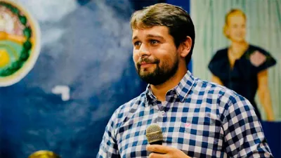 Emiliano Gómez Tutau reprochó expresiones del diputado provincial Sergio Kneeteman (Juntos por el Cambio).