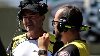 El taller del “Gurí” Martínez reabrió sus puertas con vistas al retorno del automovilismo