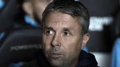 Gustavo Álvarez se reunió con la dirigencia de&nbsp;Patronato