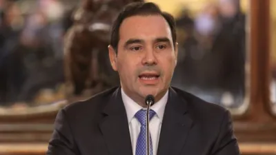 Con 520 mil hectáreas quemadas, Valdés reconoce un &quot;desastre&quot; y solo espera lluvias