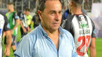 El DT Gustavo Coleoni asoma como candidato para la dirigencia de Patronato