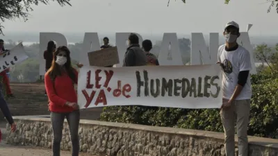 reclamo humedales Paraná