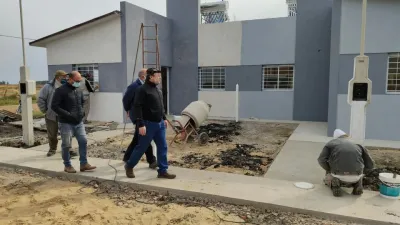 Bisogni recorrió el avance de las viviendas que se ejecutan en el departamento Uruguay