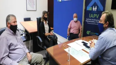 La provincia trabaja en soluciones habitacionales para Primero de Mayo