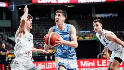 Básquet: pese al aporte del gualeguaychuense Mateo Díaz, Argentina cayó a manos de Serbia