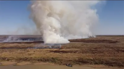 Activistas del Movimiento Regional en Defensa de Humedales y la Multisectorial por los Humedales de Rosario, activaron el protocolo para el manejo del fuego por pedido de vecinos e isleños amenazados por las llamas.