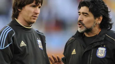 “Nos deja pero no se va, porque el Diego es eterno”, expresó Messi
