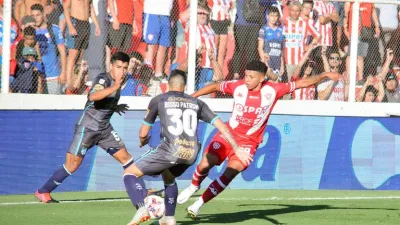 Unión juega en Santiago del Estero con la mira puesta en la Copa Sudamericana