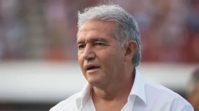 “Si vuelven todos, yo vuelvo a jugar”, bromeó el gualeyo Jorge Burruchaga