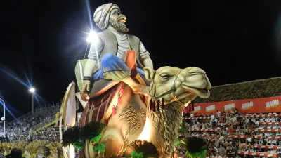 Kamarr (Centro Cultural Sirio Libanés) será la encargada de abrir la quinta noche en el Corsódromo “José Luis Gestro”.