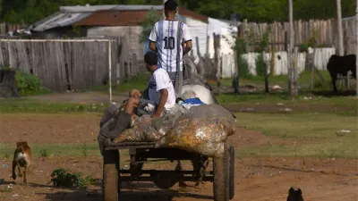 Recorrida por la ciudad de Concordia y sus alrededores, por el caso Kueider, el senador que fue detenido al ingresar a Paraguay con varios miles de dólares en su poder.