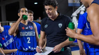 Daniel Farabello y su debut como DT en la LNB: “Me sentí muy bien y lo disfruté muchísimo”