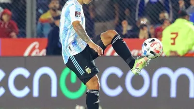 Ante las bajas, el entrerriano Lisandro Martínez gana terreno en la selección argentina