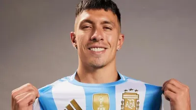 Lisandro Martínez le respondió a Paul Scholes: “Lo tirás en Argentina y no sobrevive”