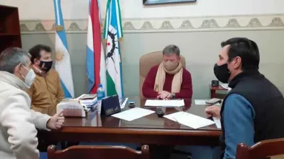 Firmaron el acuerdo salarial en el Municipio de María Grande