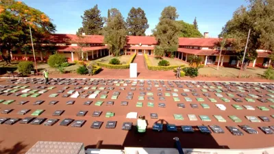 Durante un control vehicular rutero, el personal de seguridad detuvo a un camión con semirremolque que contenía los estupefacientes.