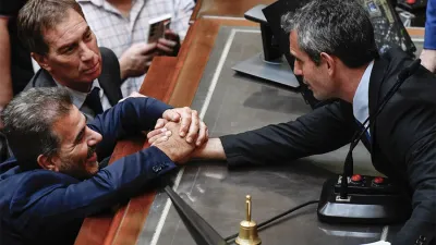 El presidente de la Cámara baja, Martín Menem, junto a los diputados Cristina Ritondo y Diego Santilli.