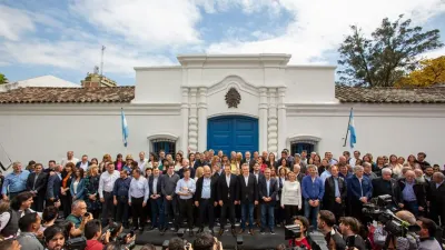 Gustavo Bordet fue parte de los gobernadores que acompañó a Sergio Massa en el acto realizado en San Miguel de Tucumán.