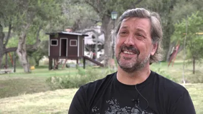 Tras retirarse en Sionista, Osella se alejó del básquet y se mudó a las sierras de Córdoba