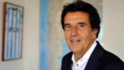 “No soy un quejoso del tamaño del gasto público, pero sí hay que hallar como financiarlo”, dice Carlos Melconian, en su oficina, rodeado de dos camisetas de Racing Club (del que es hincha) y un mapa de la Argentina.