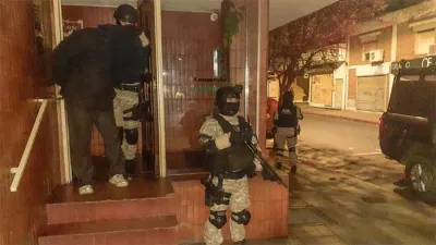 Momento de la detención de Juan Martín Menéndez, hijo del represor Luciano Benjamín Menéndez.