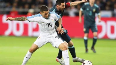 Amistoso: Argentina cerró el año con un agónico empate en el clásico ante Uruguay