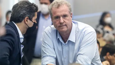 Gerardo Milman está denunciado por varios hechos de corrupción, por su cercanía con el atentado a la vicepresidenta y por varias contrataciones de señoritas con fondos públicos, entre otras conductas.