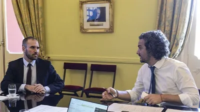 El ministro de Economía, Martín Guzmán; junto al jefe de Gabinete, Santiago Cafiero.