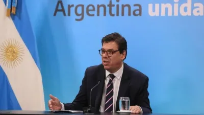 El ministro Moroni confirmó que habrá un aumento del Salario Mínimo