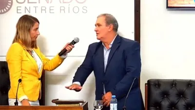 Imagen de archivo de la jura del senador Daniel Olano.