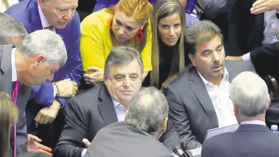 El interbloque de Juntos por el Cambio cuestionó al diputado Daniel Scioli con la intención de hacer caer la sesión.