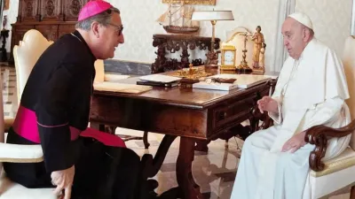 Martín y el Papa, en la audiencia en El Vaticano.