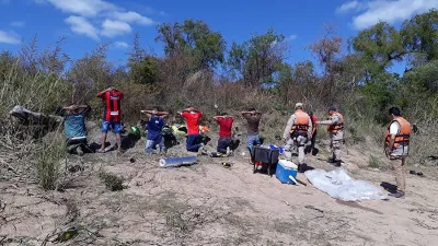 Diariamente se realizan operativos en distintos ambientes, como acuáticos, bordes costeros y rutas y empresas relacionadas a la actividad pesquera.