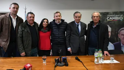 Hein, Lena, De Angeli, Frigerio, Pichetto y Leissa, en la conferencia de prensa ralizada en Gualeguaychú.