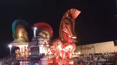 Marí Marí fue la encargada de abrir la sexta noche que fue presenciada por poco más de 21 mil espectadores.