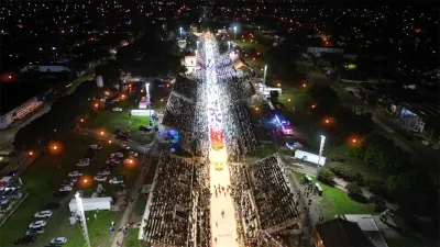 Más de 23 mil espectadores presenciaron el Carnaval del País. Anoche la comparsa Papelitos no desfiló a raíz del deceso de uno de sus integrantes y la jornada no será puntuable. (Foto: Prensa del Carnaval).