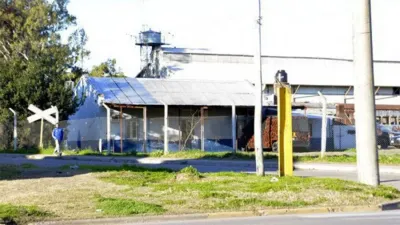 Remiten a juicio oral la causa contra el agente Ezequiel García por violar en un predio del ferrocarril a una niña de 13 años, quien debía ser llevada a un hogar del Copnaf.