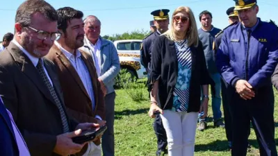La ministra de Gobierno se interesó en el protocolo que se aplica en Colonia Elía para controlar las fumigaciones con agrotóxicos. La experiencia podría replicarse en toda la provincia.