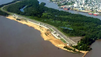 A servicios de internet por fibra óptica accederán los puertos entrerrianos y el municipio de Concepción del Uruguay a partir de la firma de un convenio con Enersa. 