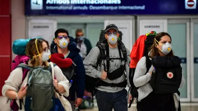 Las restricciones abarcan a todo el país y permitieron una reducción en los contagios.