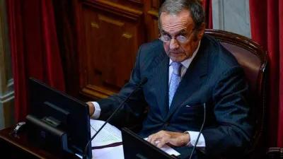 El ex gobernador santafesino Carlos Reutemann continúa con pronóstico reservado