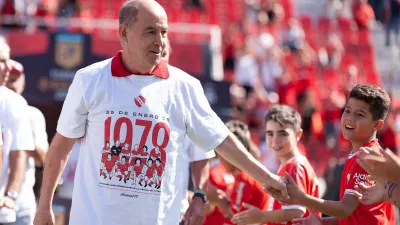 Ricardo Enrique Bochini se mostró realizando actividad física en Paraná