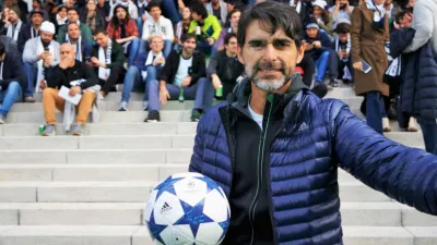 El paranaense Roberto Ayala firmó un comunicado crítico hacia el dueño del Valencia