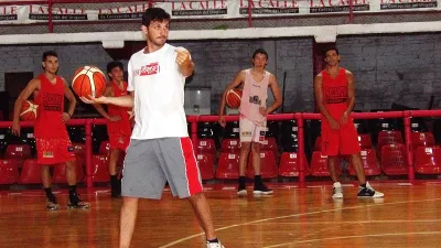 "Esperemos que este 2020 nos encuentre con todo el plantel sano”, deseó el DT de Rocamora