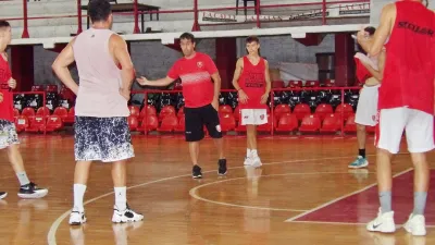 Básquetbol: Rocamora prepara su última gira con mucho optimismo