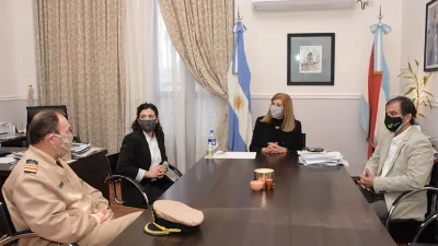 Rosario Romero con autoridades fuerzas federales