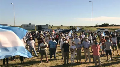 La Federación de Asociaciones Rurales de Entre Ríos participó de la Asamblea de productores realizada en la rotonda de Crespo.