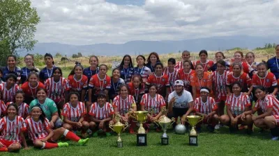 Las chicas de San Benito se consagraron campeonas del primer torneo Juana Azurduy