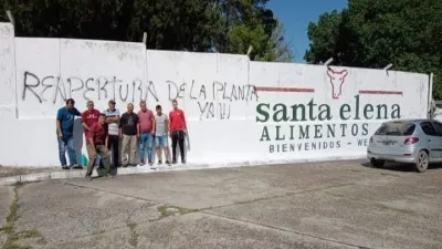 Trabajadores del frigorífico Santa Elena denuncian que se estaría desguazando la planta
