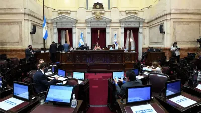 El proyecto aprobado por el Senado reduce el mandato del procurador a cinco años, prorrogables por otros cinco. Ahora la iniciativa pasó a Diputados.